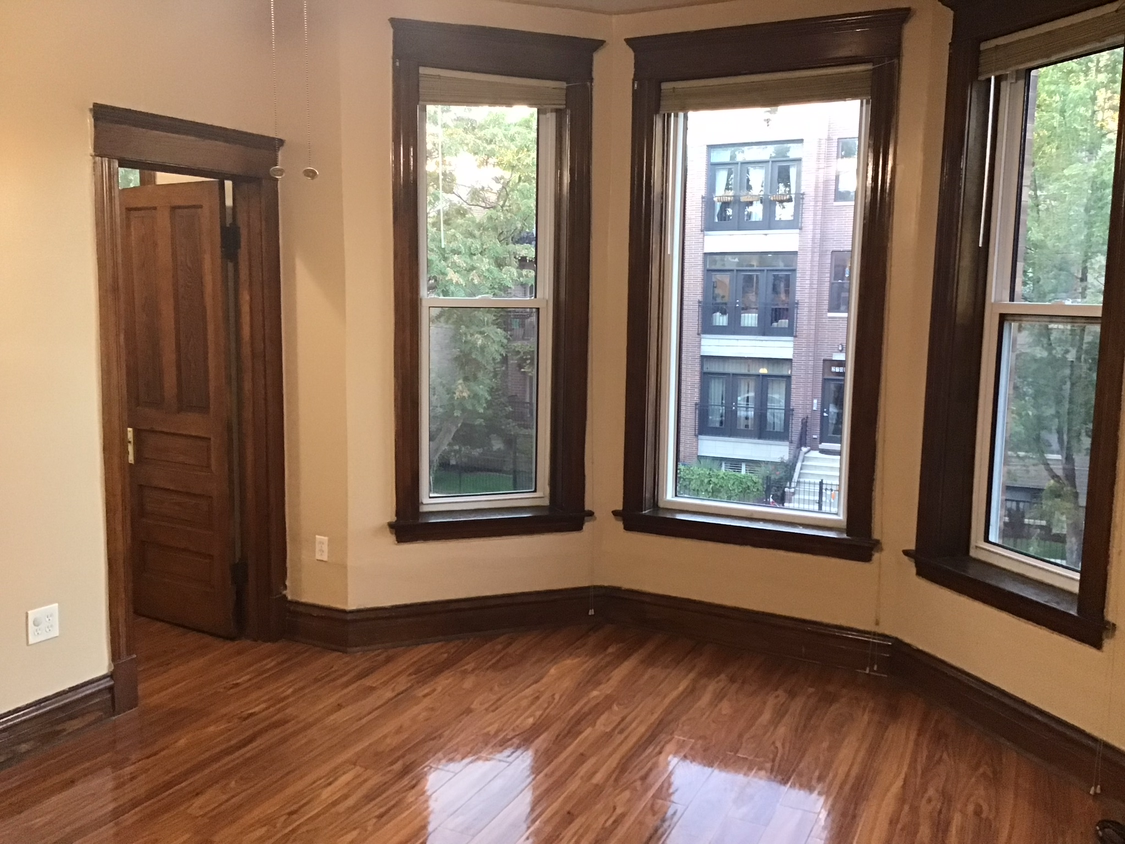 2707 W Thomas St #2ndFL - Photo 3 of 39