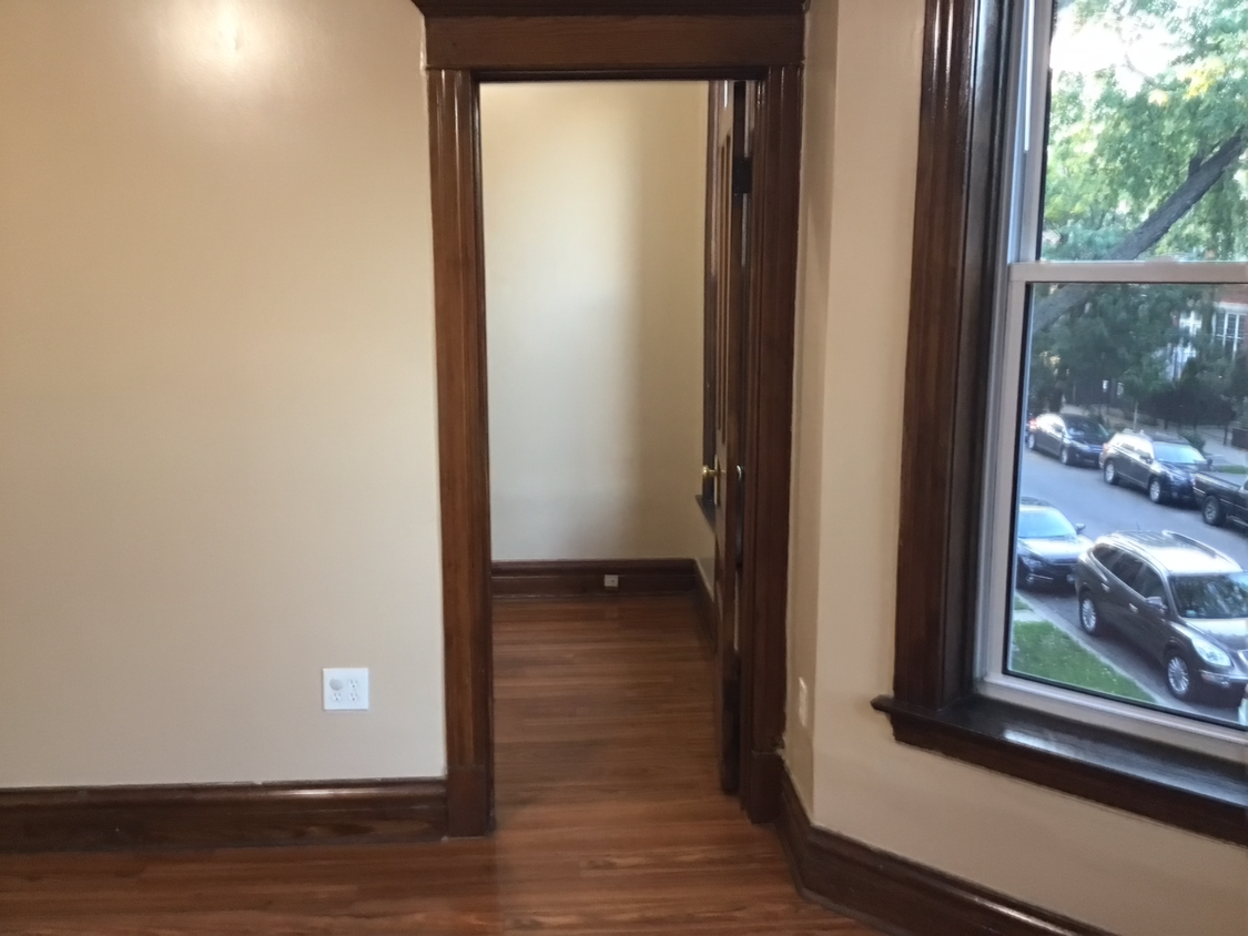 2707 W Thomas St #2ndFL - Photo 4 of 39