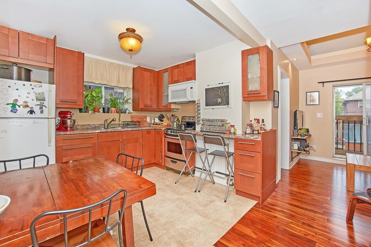 237 Vaughan Road - Photo 7 of 16