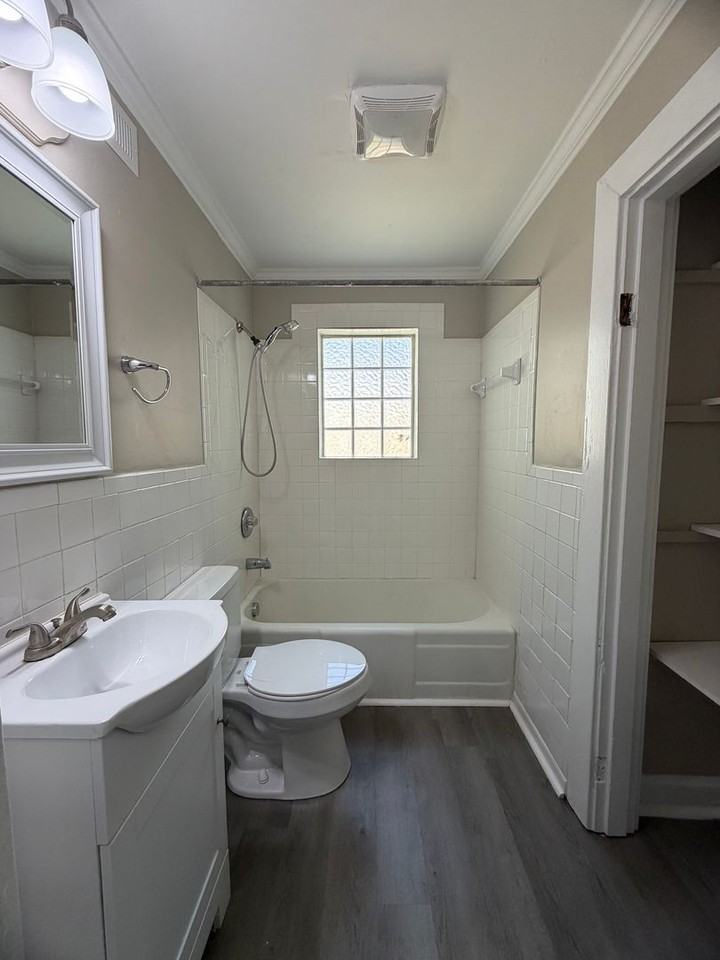 208 Linwood Dr - Photo 7 of 14