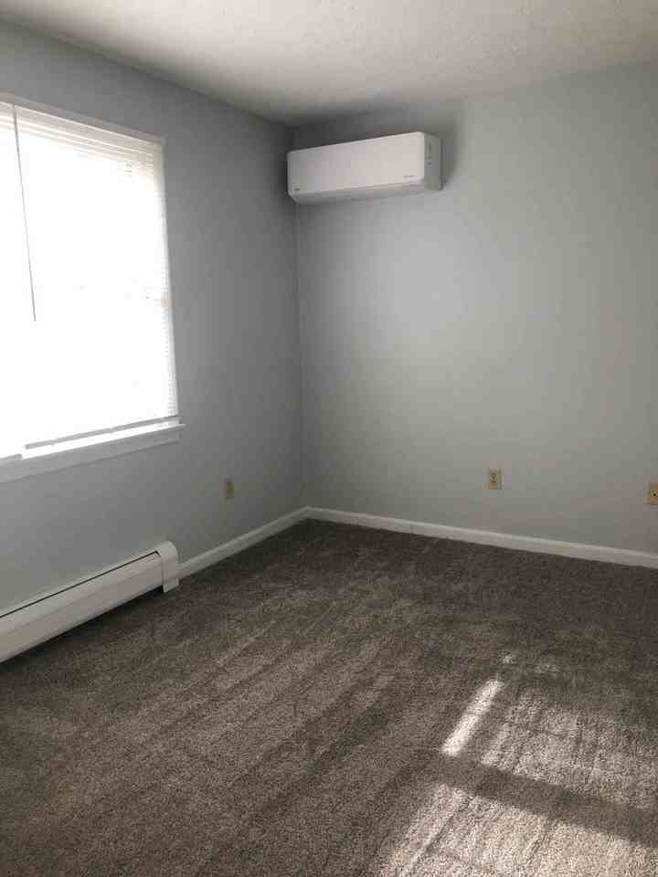Elm Street Apartments - Photo 6 of 11