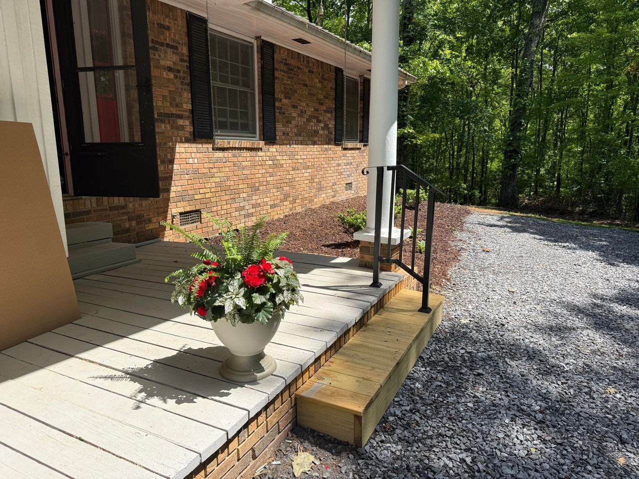 194 Lance Rd - Photo 2 of 18