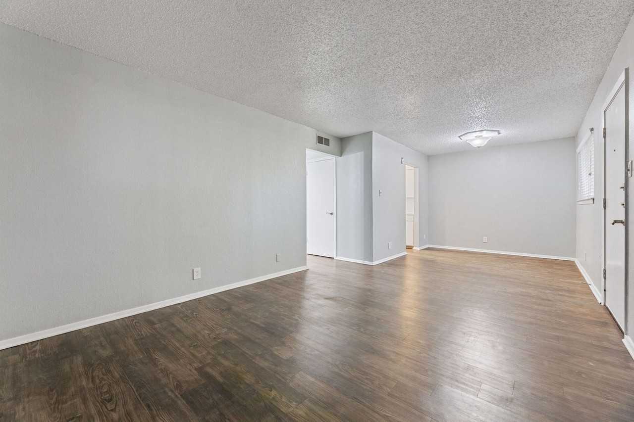 Nova House - Photo 3 of 42