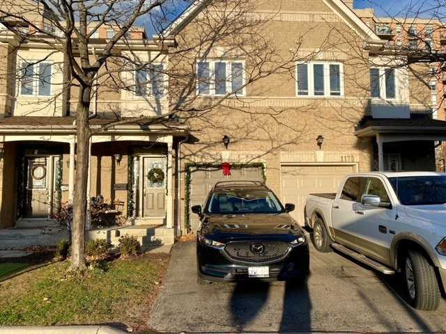 1181 Lower Village Cres - Photo 2 of 15
