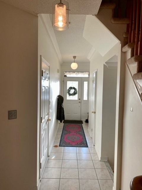 1181 Lower Village Cres - Photo 5 of 15