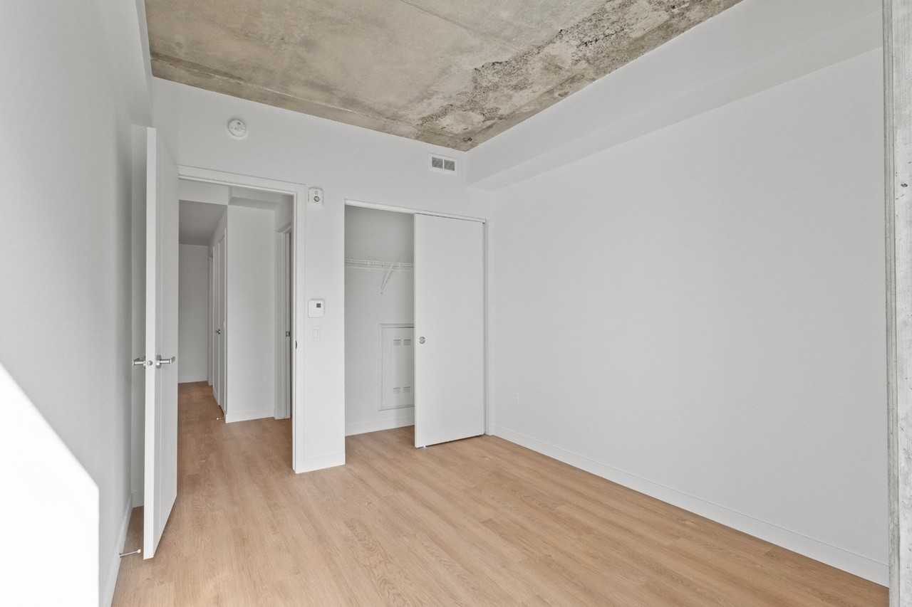 5630 Rue De Marseille - Photo 5 of 7