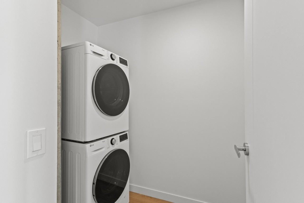 5630 Rue De Marseille - Photo 7 of 7