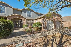 featured image of 2627 N Miranda Ave