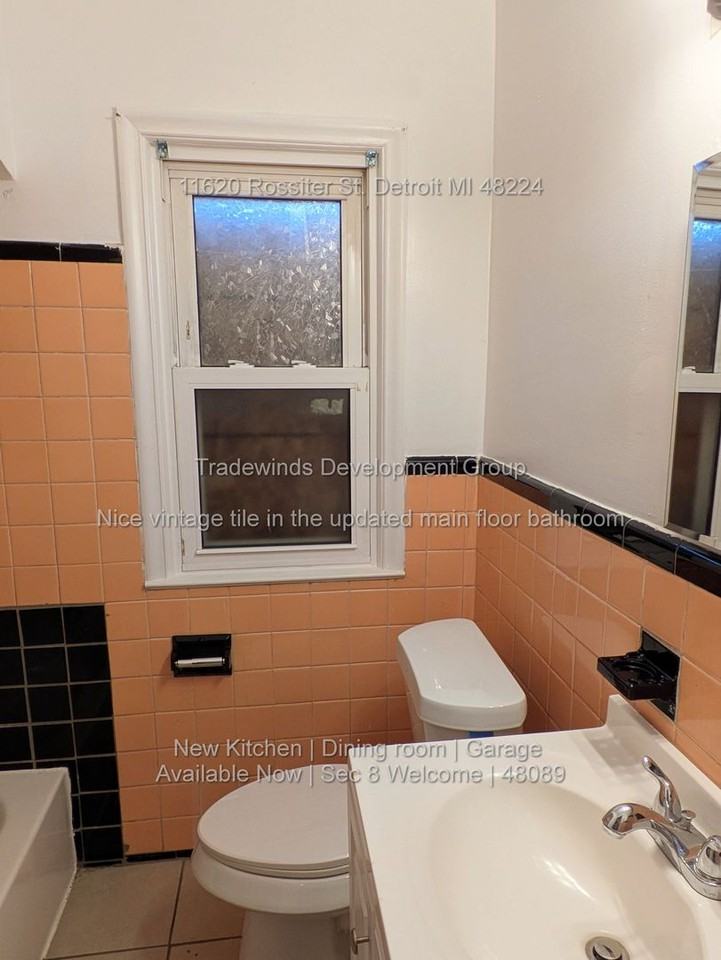 11620 Rossiter St - Photo 5 of 13