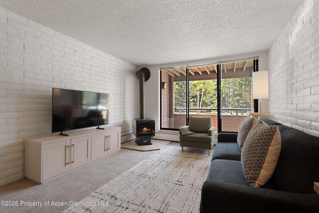425 Vine St #425 - Photo 2 of 23