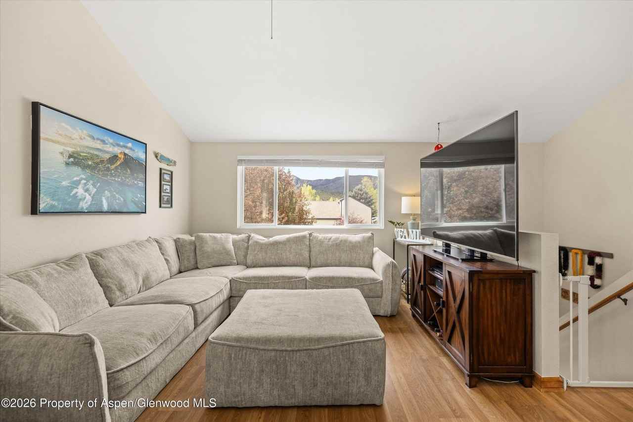 382 Summit Dr - Photo 7 of 24
