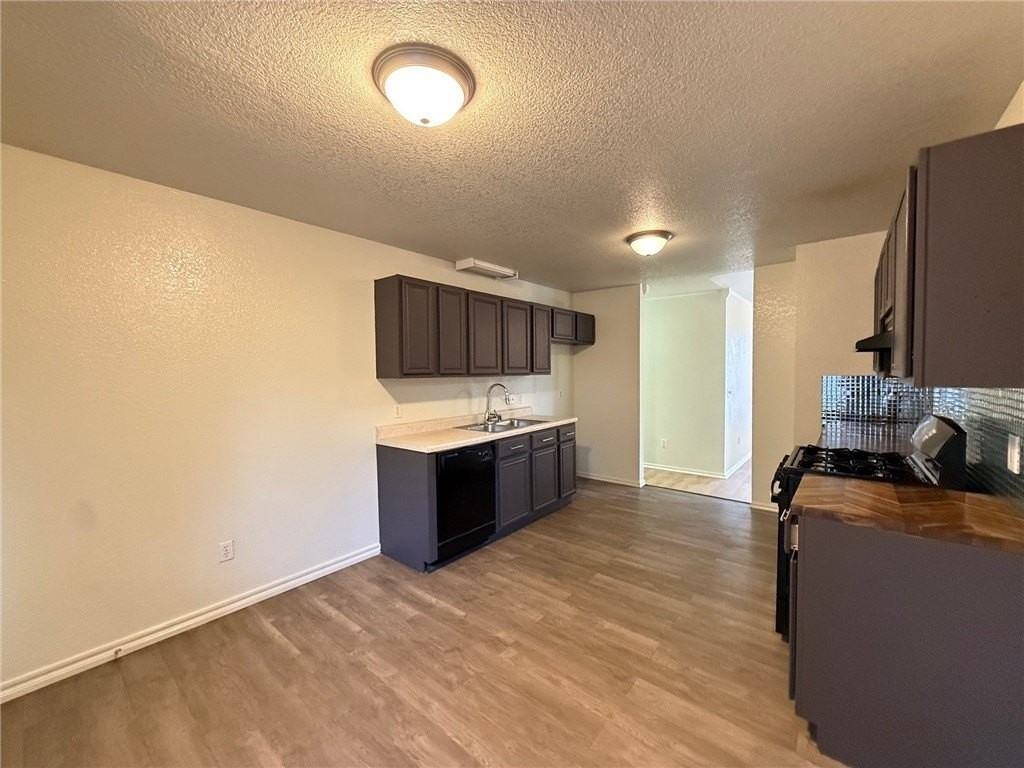 854 Tamarack St - Photo 6 of 18