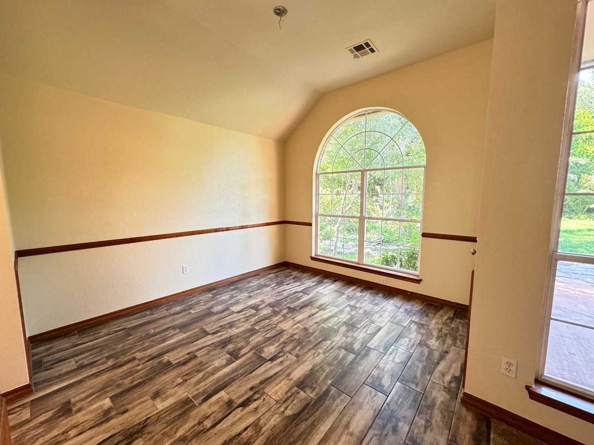 4917 Baker St #1 - Photo 7 of 27