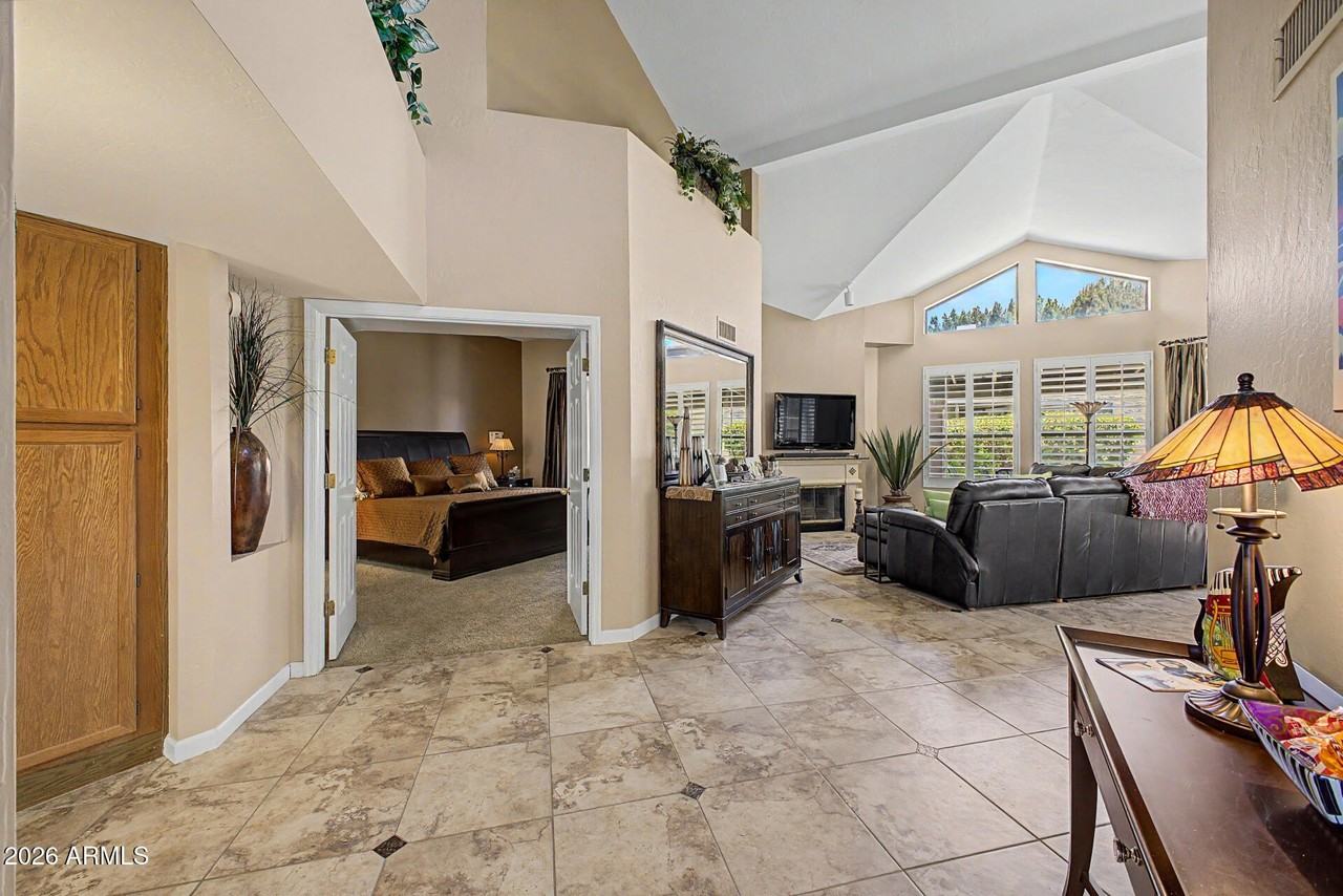 4106 E Sunnyside Dr - Photo 4 of 47