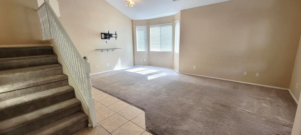17440 W Caribbean Ln - Photo 3 of 18
