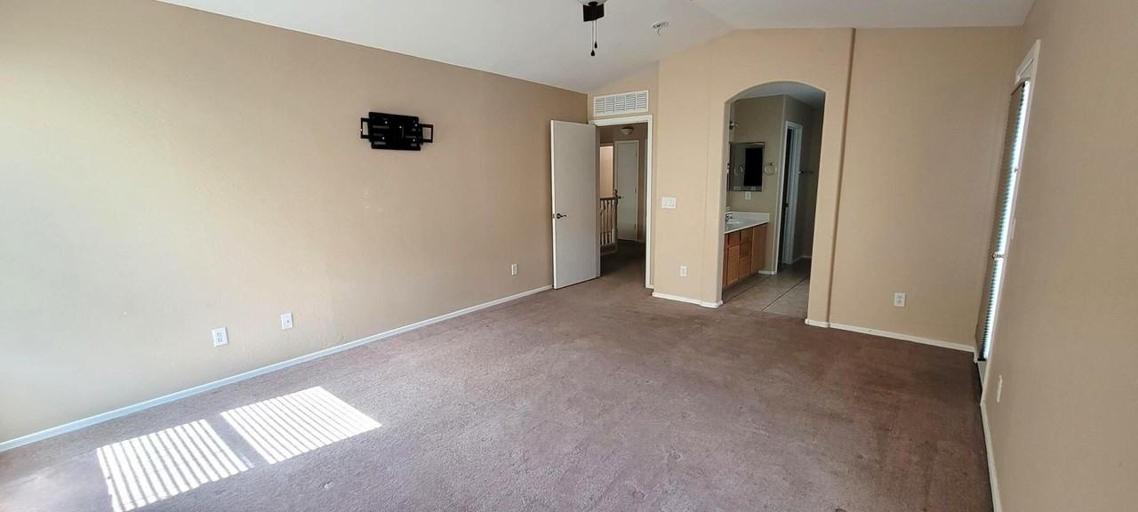17440 W Caribbean Ln - Photo 6 of 18