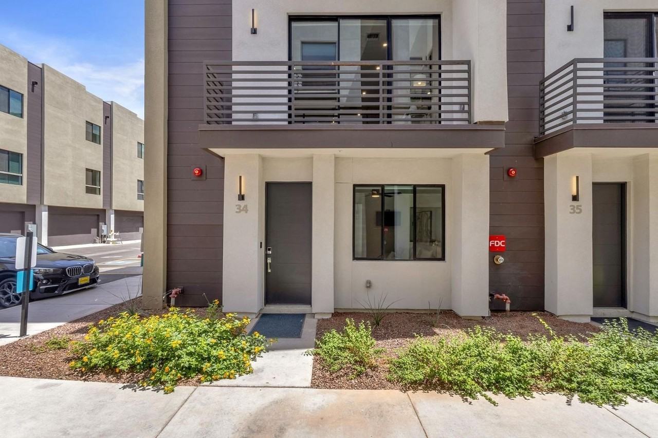 4220 N 32nd St #34 - Photo 7 of 47