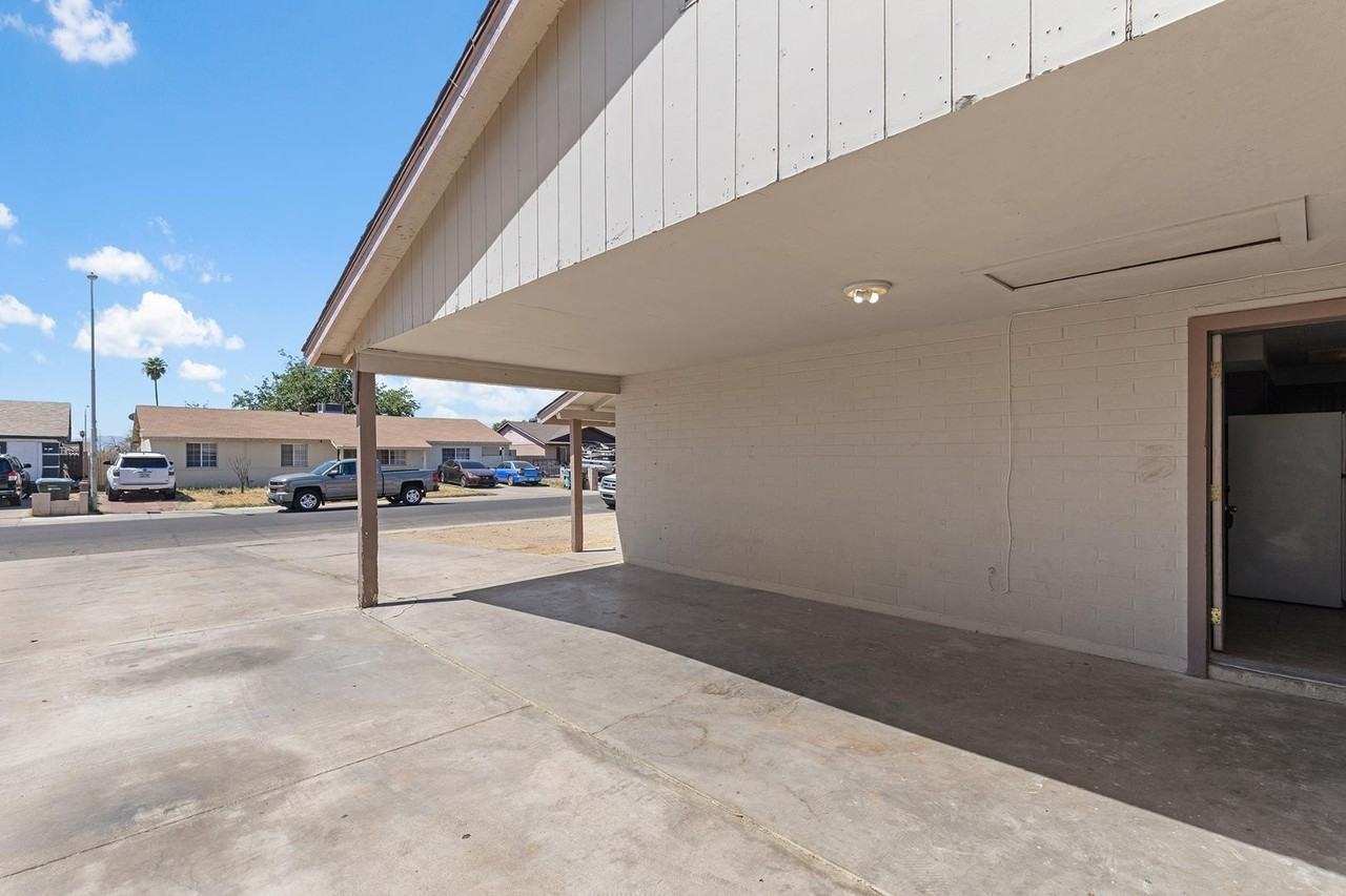 7422 W Turney Ave - Photo 5 of 43
