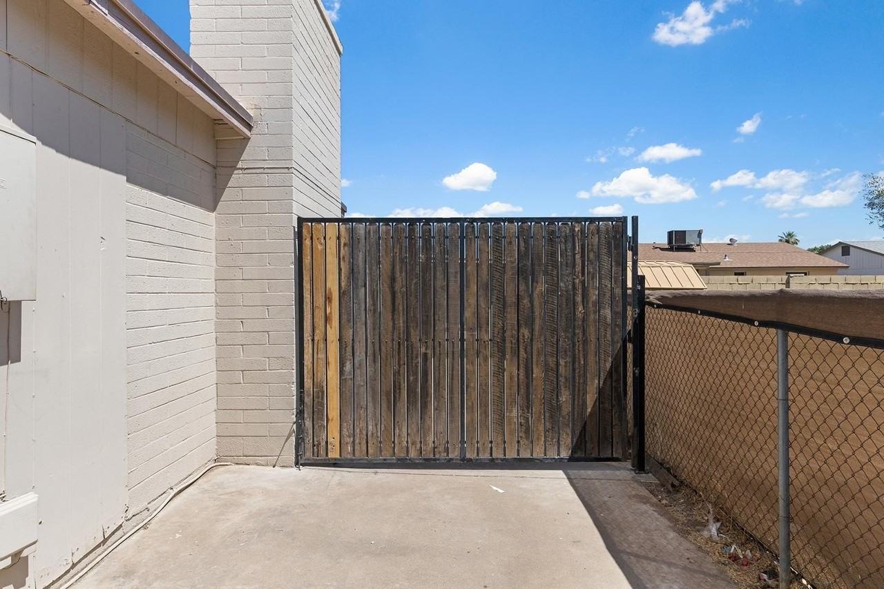 7422 W Turney Ave - Photo 6 of 43