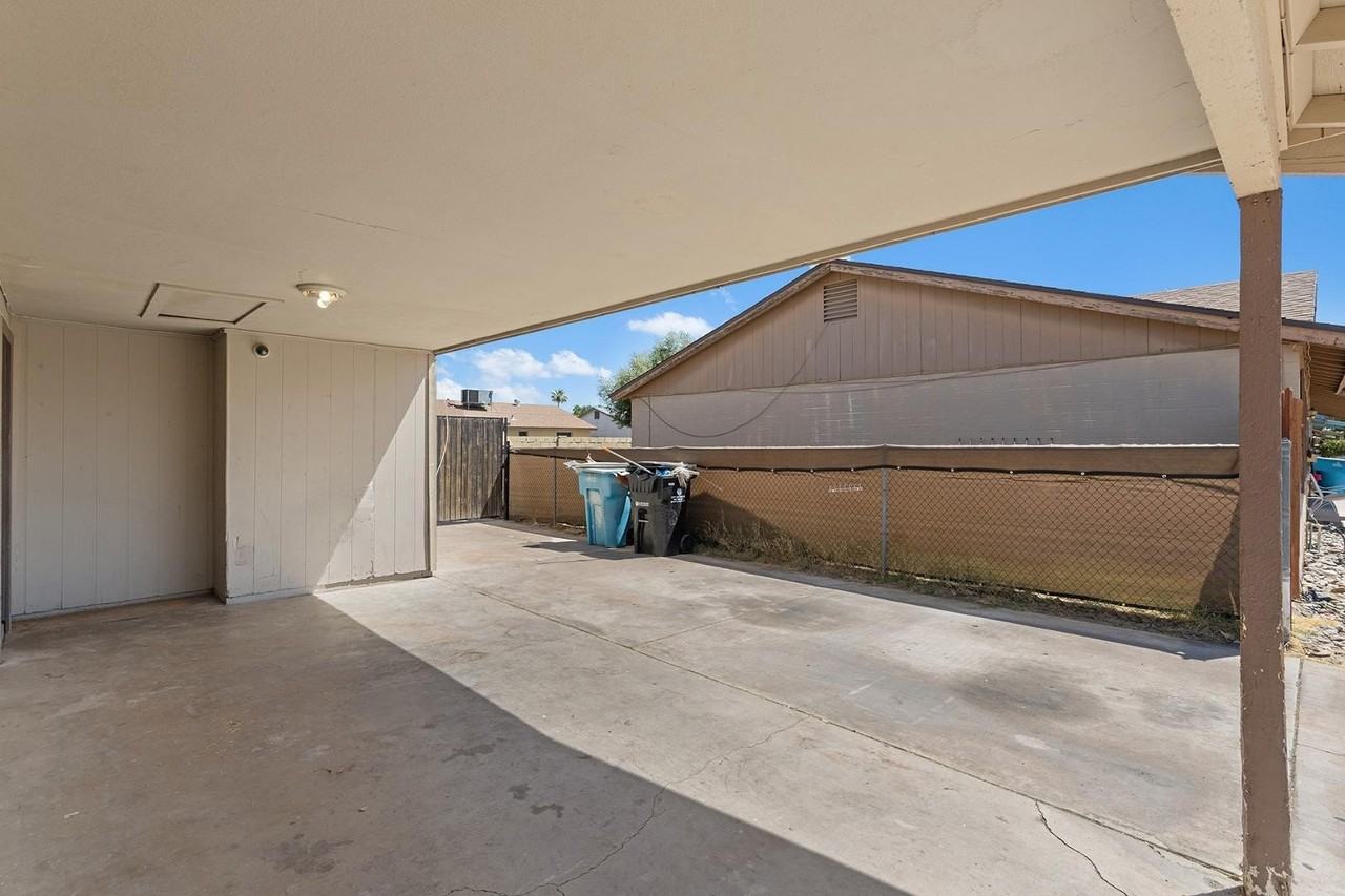 7422 W Turney Ave - Photo 7 of 43