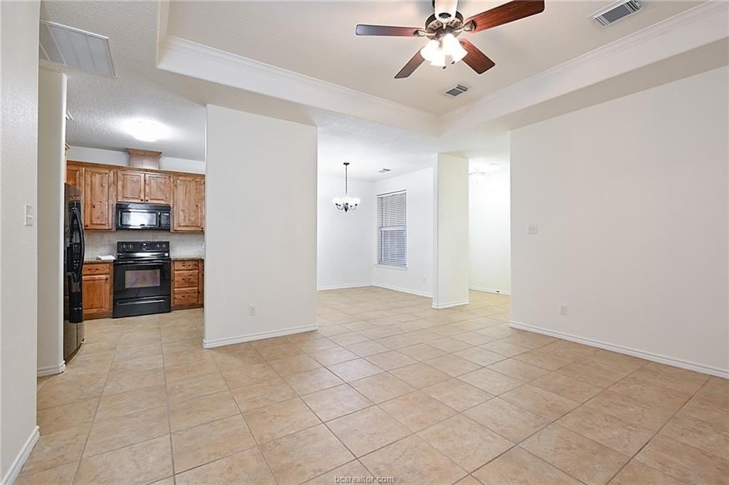 3802 Blackhawk Ln - Photo 5 of 14