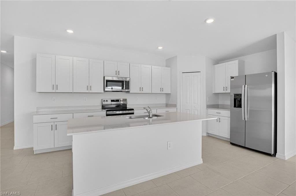 11621 Savanna Lakes Blvd - Photo 4 of 25