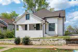 featured image of 4244 2nd Ave S