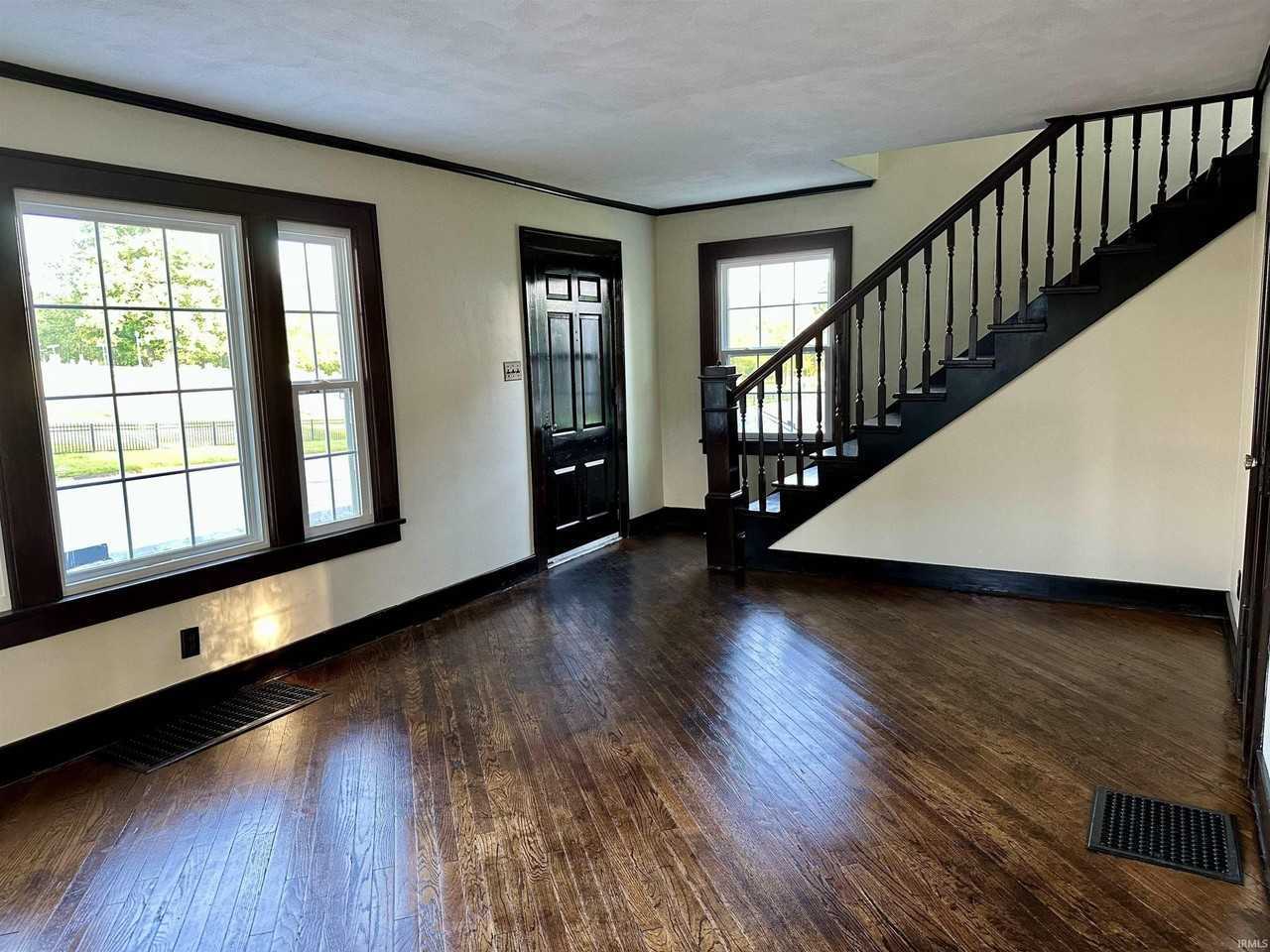 2017 M St - Photo 2 of 8
