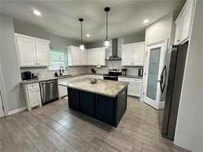 1763 The Park Dr - Photo 4 of 13