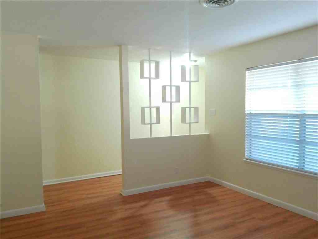 4610 Donegal Dr - Photo 3 of 20