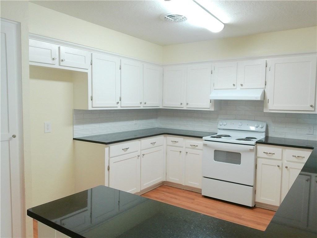 4610 Donegal Dr - Photo 6 of 20