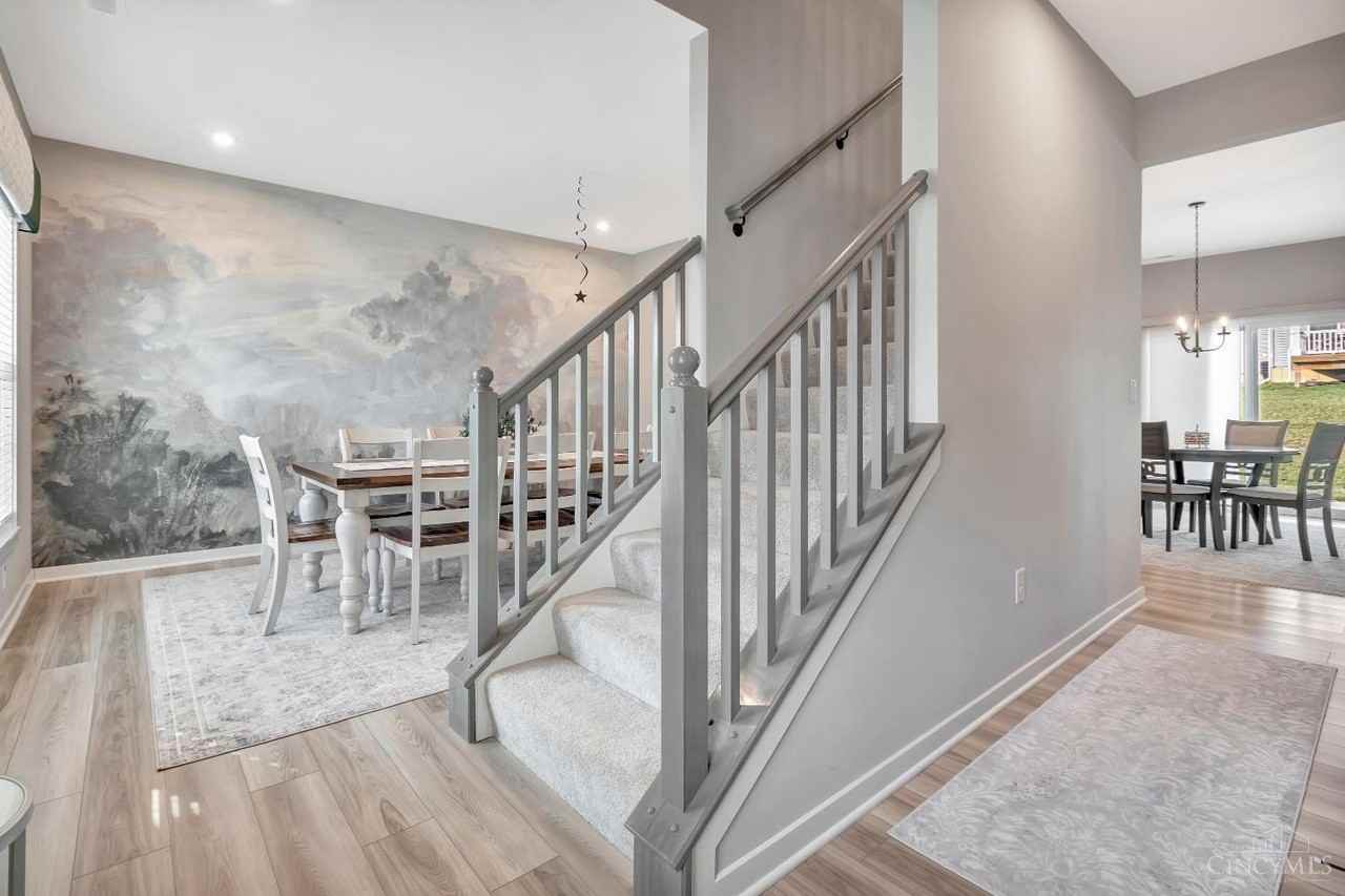 5817 Montrose Ct - Photo 4 of 41