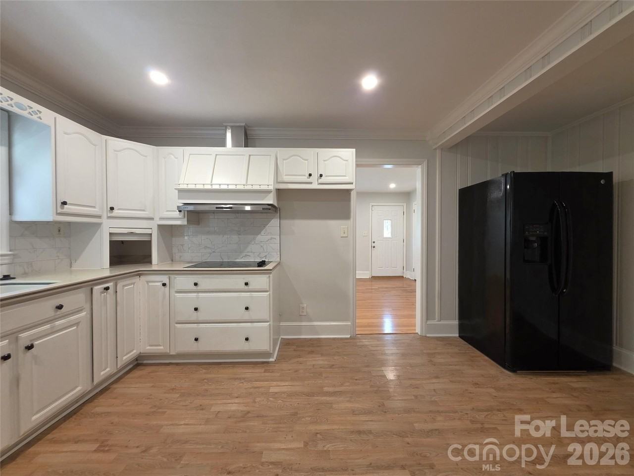 4426 Holbrook Dr - Photo 6 of 20
