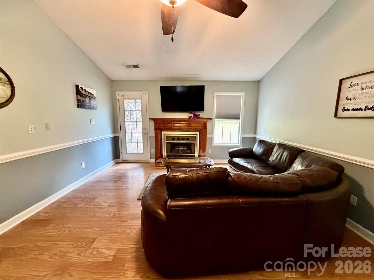 2809 Faircroft Way - Photo 5 of 22