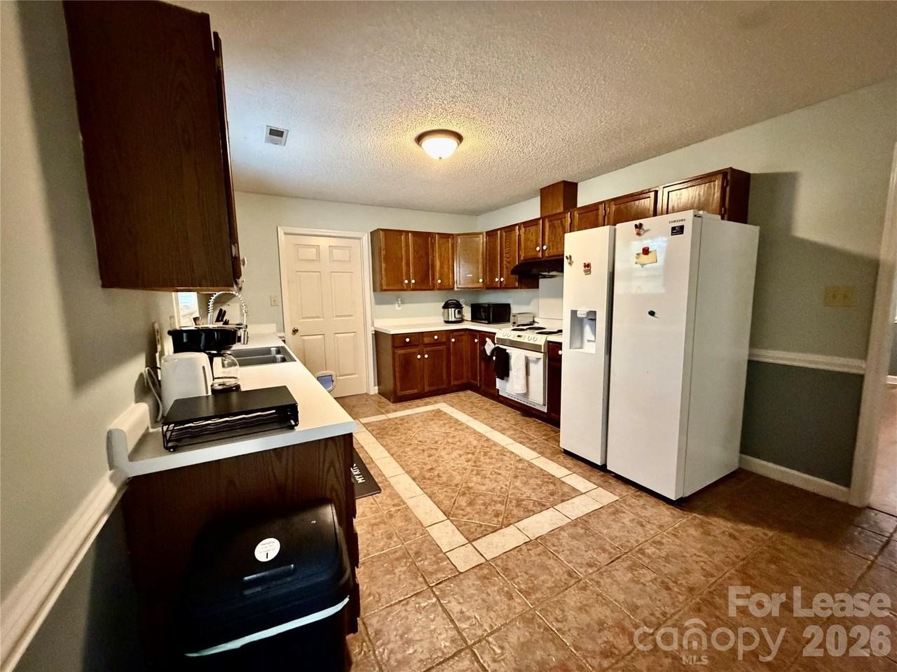 2809 Faircroft Way - Photo 7 of 22