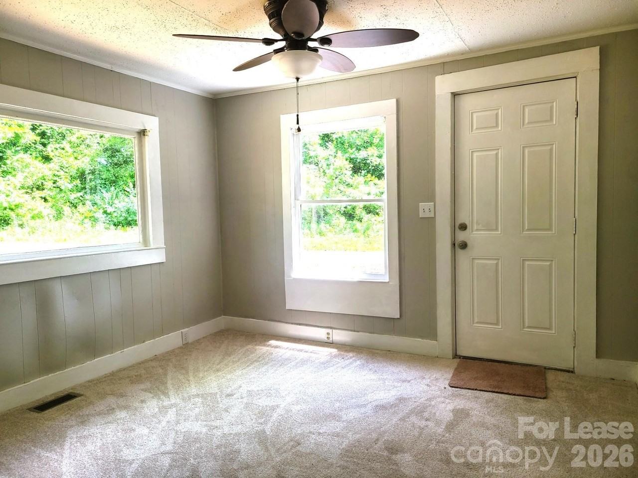 1502 Duncan Dr - Photo 4 of 9