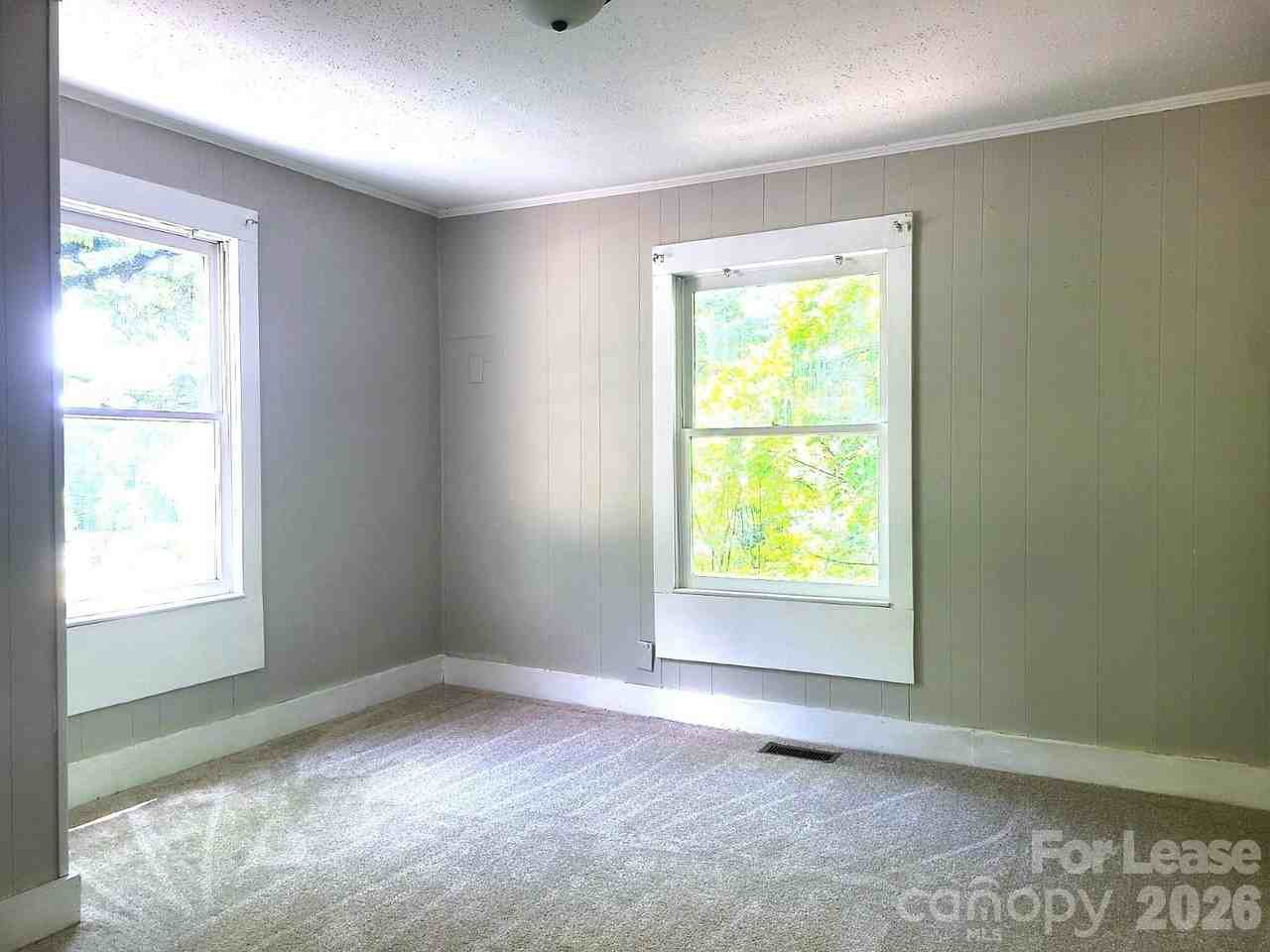 1502 Duncan Dr - Photo 5 of 9
