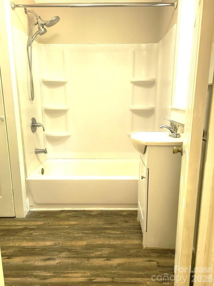 1502 Duncan Dr - Photo 6 of 9