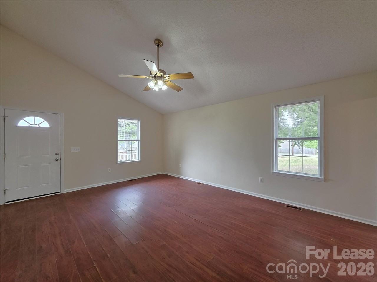 1645 Bernard Ave - Photo 2 of 17