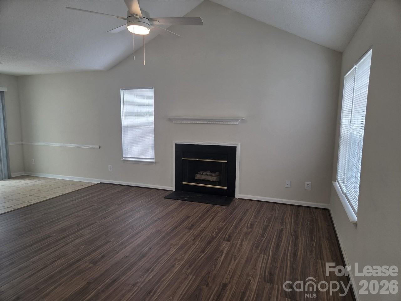121 Fox Glove Dr - Photo 2 of 13