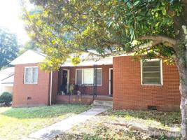 featured image of 90 Creswell Dr Ne