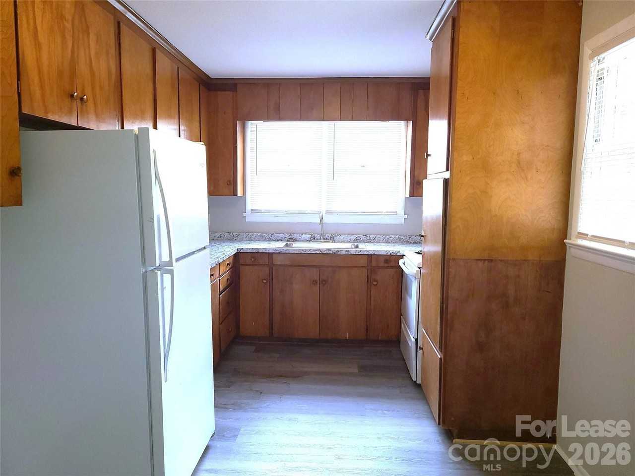 90 Creswell Dr Ne - Photo 2 of 9