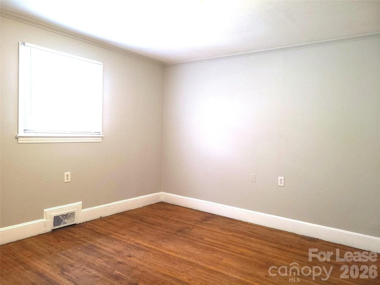 90 Creswell Dr Ne - Photo 5 of 9