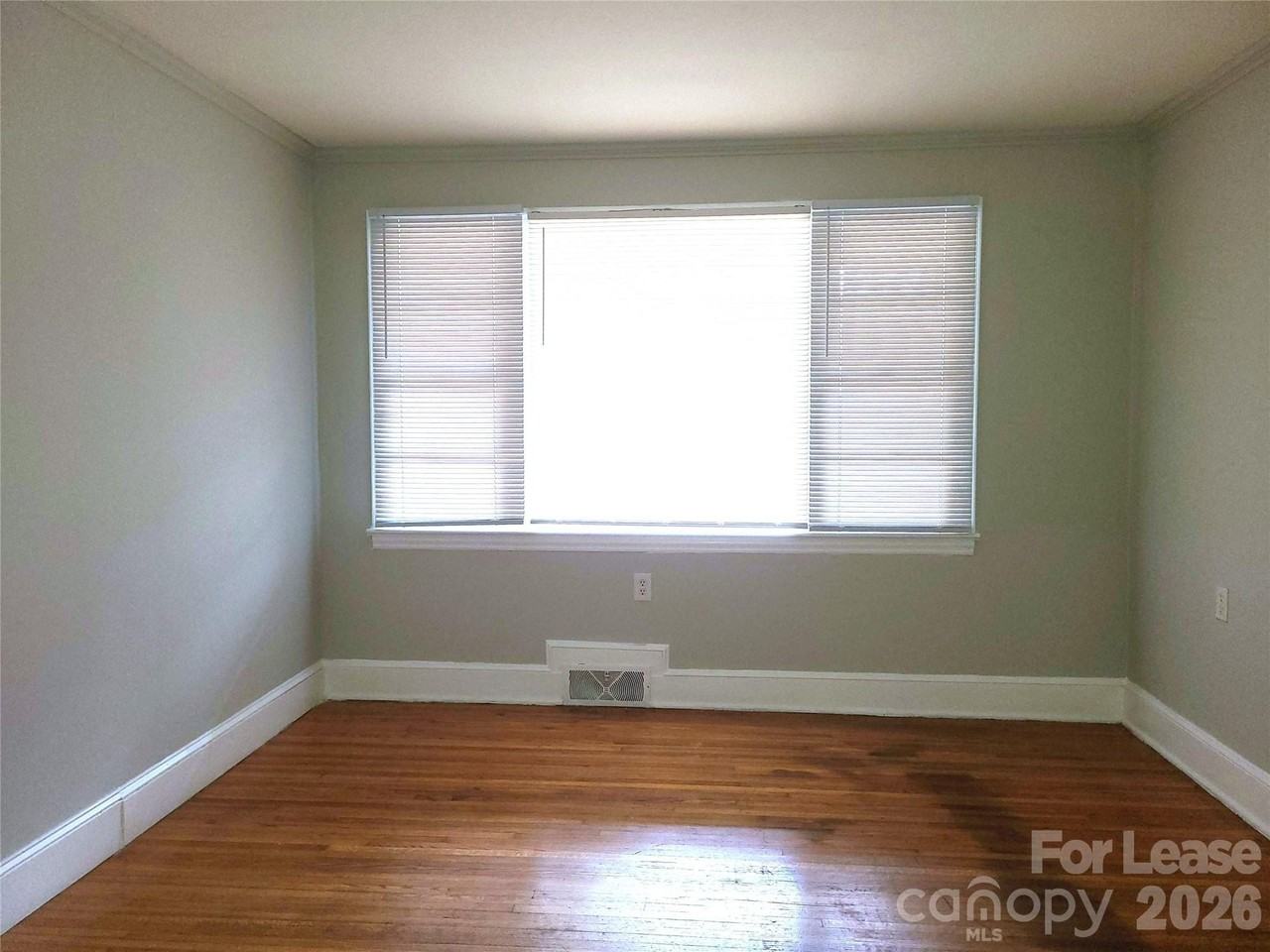 90 Creswell Dr Ne - Photo 6 of 9