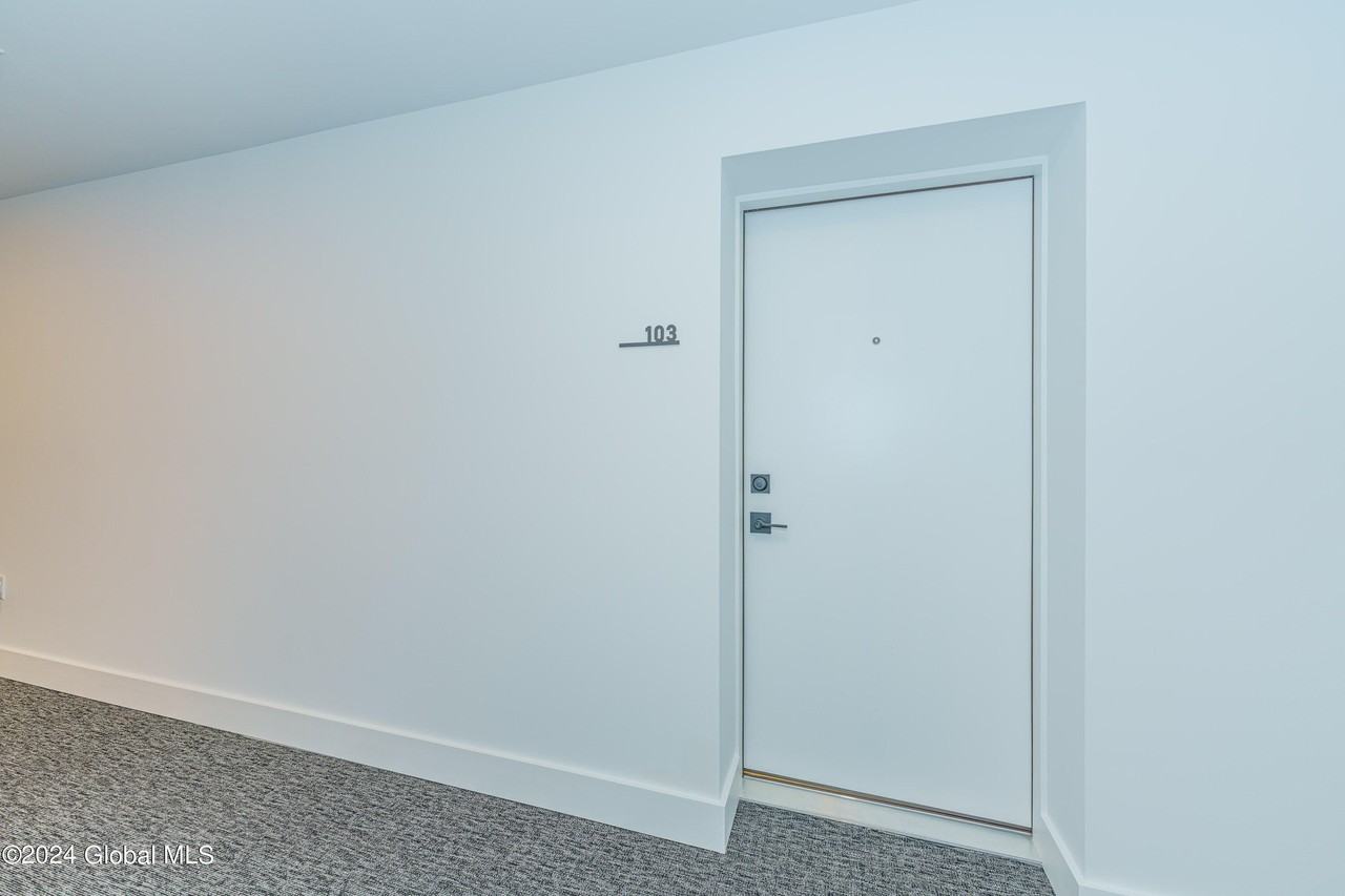 9 Laura Dr #103 - Photo 5 of 24