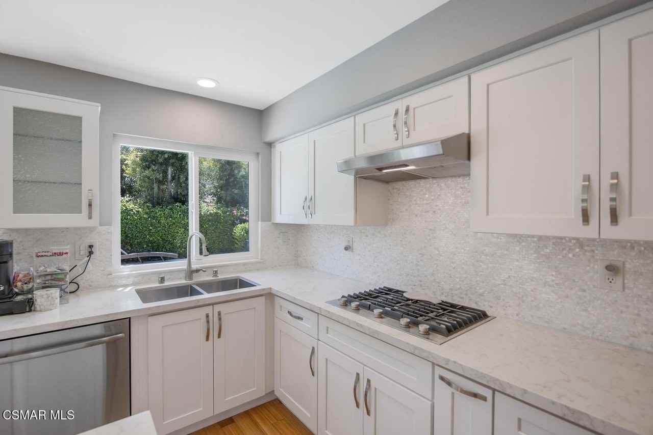 5436 Alfonso Dr - Photo 6 of 48