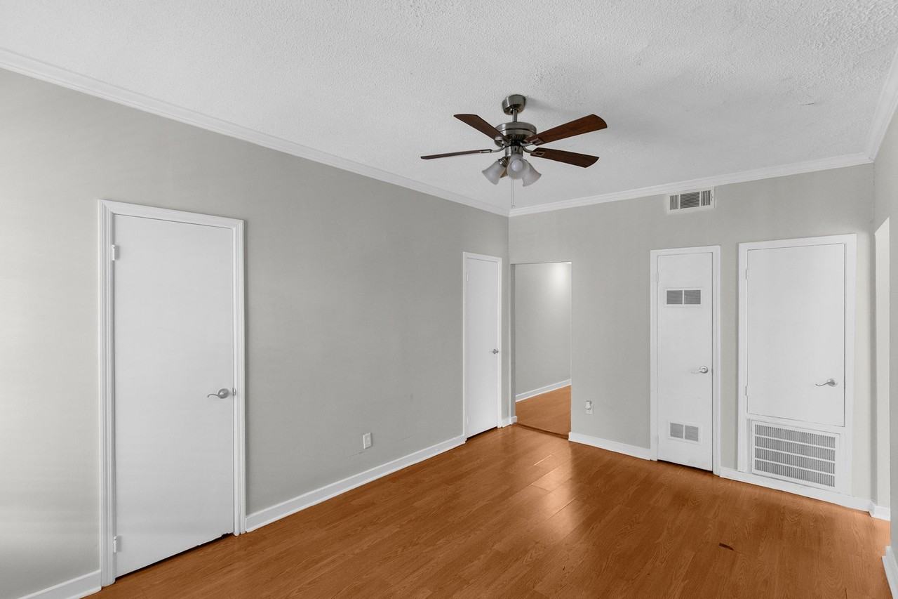 McCormic II Apartments - Photo 6 of 6