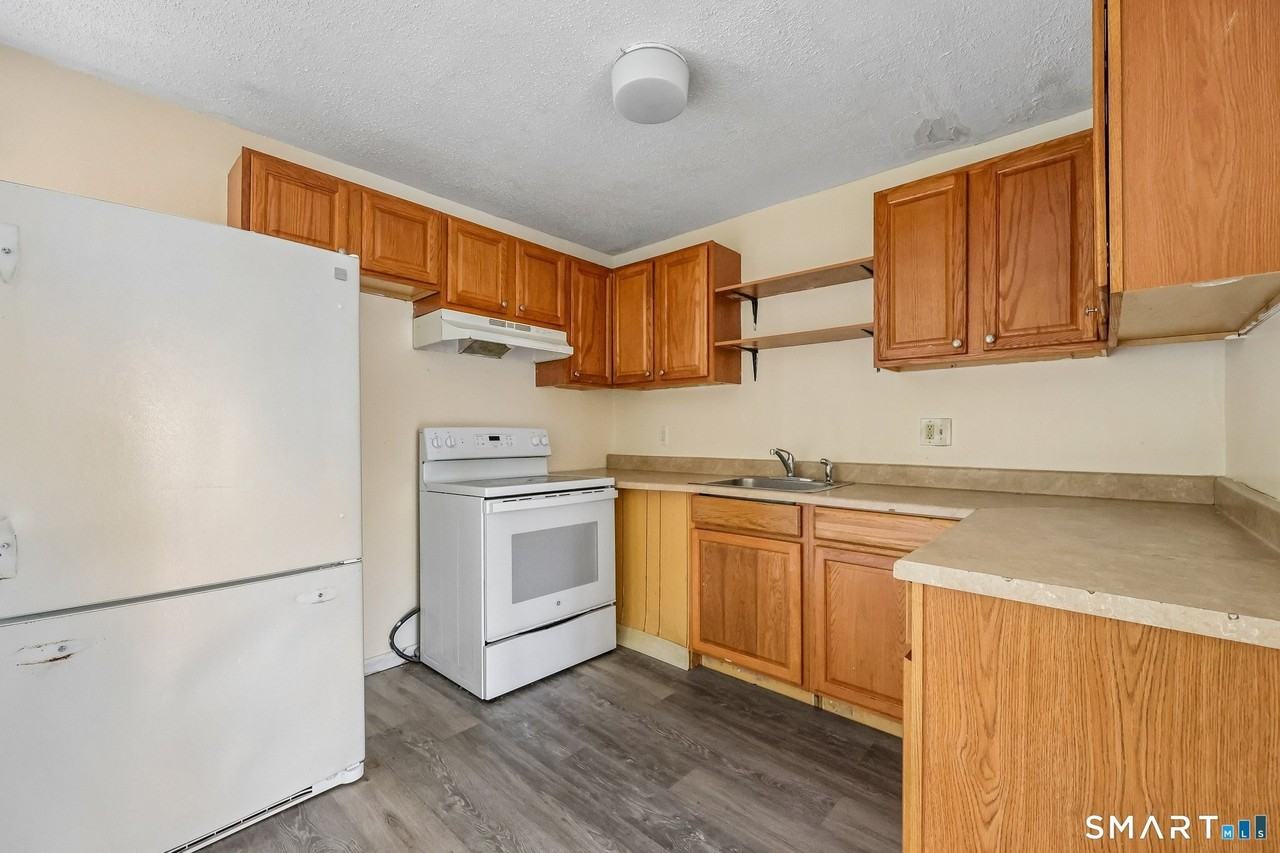 54 Buckridge Rd - Photo 3 of 22