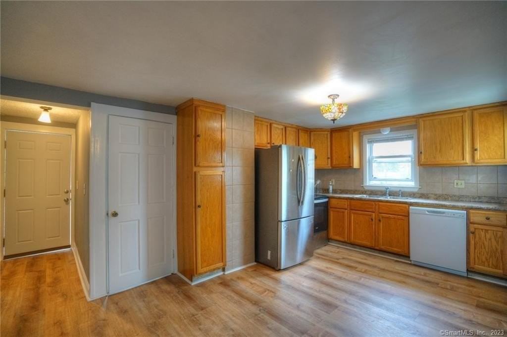 143 W Broad St #2 - Photo 3 of 18