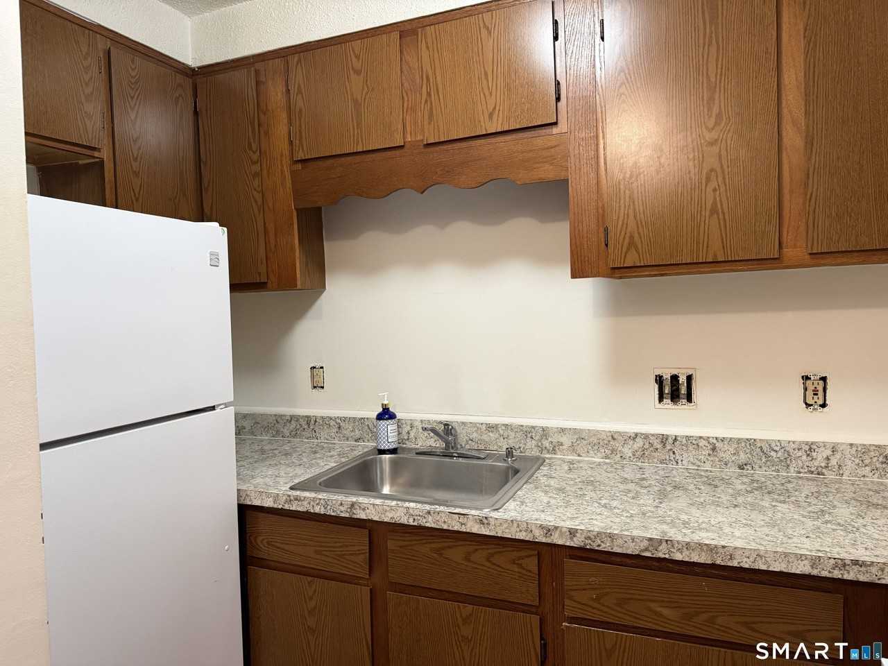 11 Burnham St - Photo 2 of 4